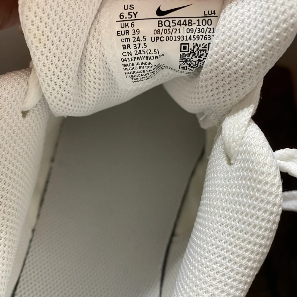Nike Court Borough Low 2 White Youth Size 6.5